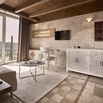 Tenuta Relais & Wines 5*