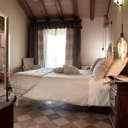 Otel Tenuta Relais & Wines Montemagno (Piedmont)