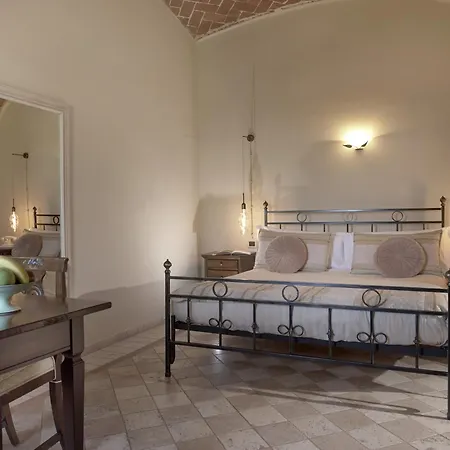 Otel Tenuta Relais & Wines Montemagno (Piedmont)