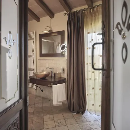 Tenuta Relais & Wines 5*