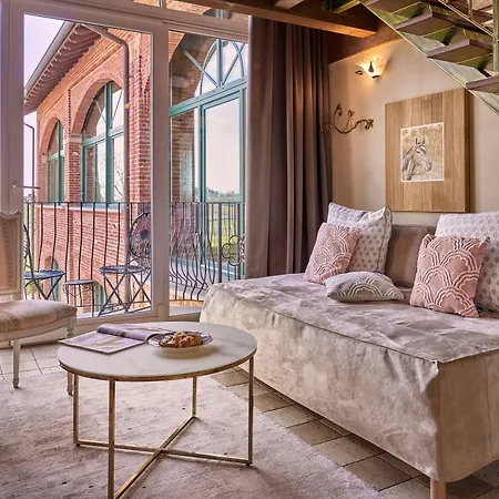Tenuta Relais & Wines 5* Montemagno (Piedmont)