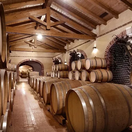 Tenuta Relais & Wines Отель