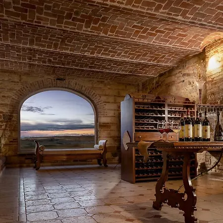 Tenuta Relais & Wines 5*